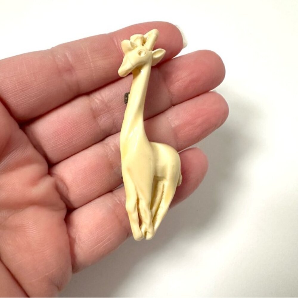 Vintage 80's Giraffe Brooch Acrylic Cream Off White - 2.5 inches
